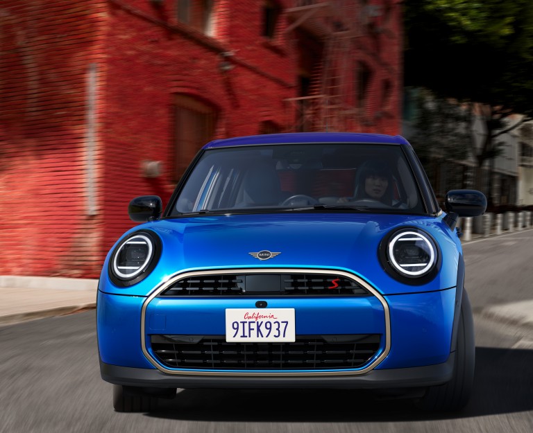 MINI Cooper cu 5 uşi - exterior - detalii importante